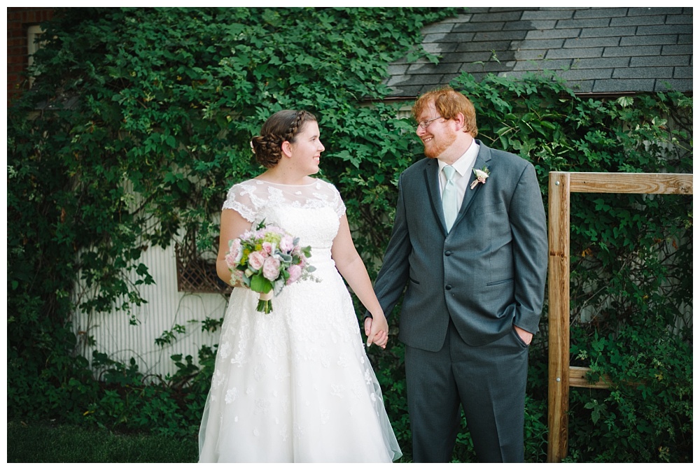 Stephanie Marie Photography Palmer House Stable Events Solon Iowa City Wedding Photographer Matt Courtney 1