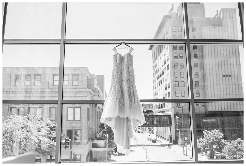 Stephanie Marie Photography Eastbank Venue and Lounge Cedar Rapids Iowa City Wedding Photographer Kelsey Austin Boekhoff_0002.jpg