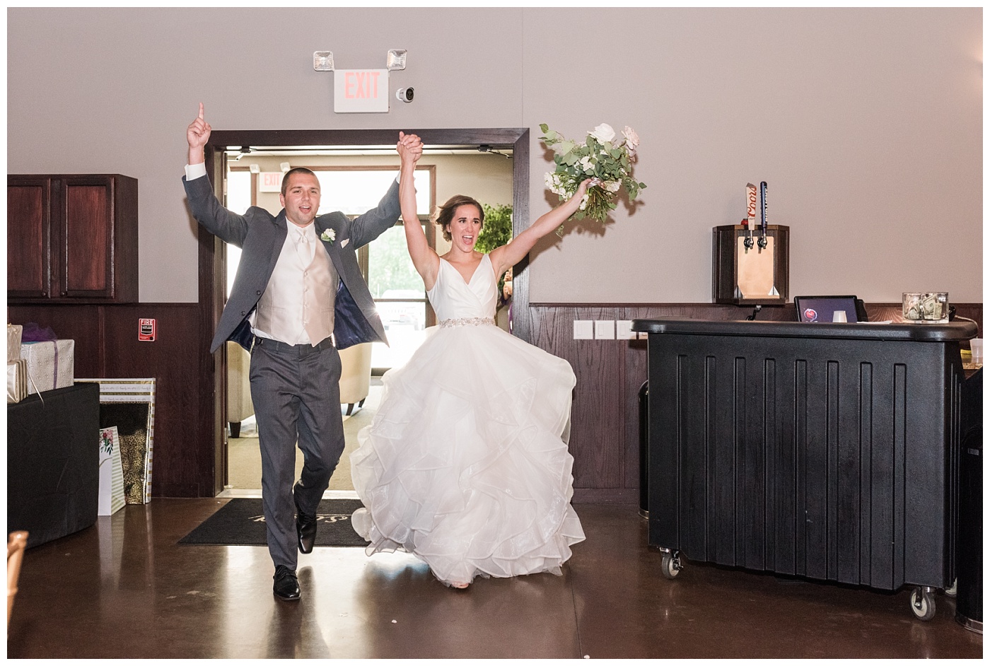 Stephanie Marie Photography Newman Catholic Center Ceremony Bella Sala Reception Tiffin Iowa City Wedding Photographer Chelsey Justin Meyers_0036-1.jpg